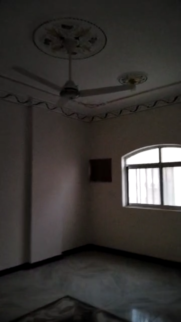شقه 🏡🌹للايجار جديد بقراطيسها  عل شارع التسعين مباشره قدام فندق دريم قريب مطعم الشرق الاوسط  الدور  - صورة 5