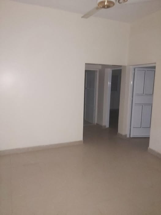 شقة للبيع بالتقنية العماير السكريمي الدور الثالث - عدن