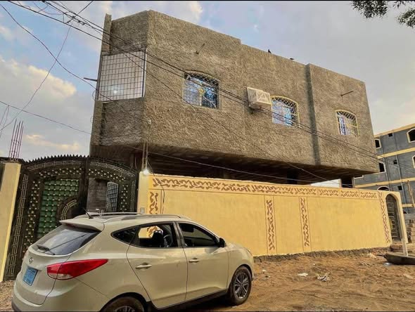 عماره دورين للبيع سكني بجانب مدينه التقنيه