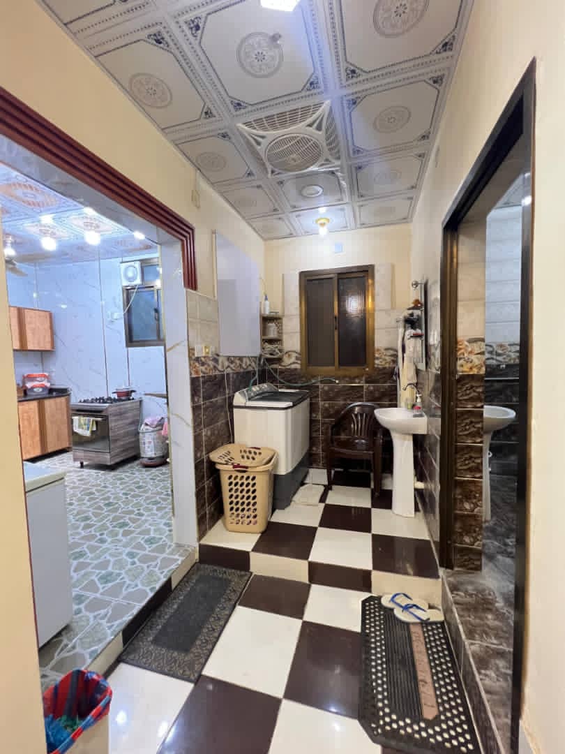 شقق مفروشه للايجار في عدن شارع التسعين لوكس وخدمات 24ساعه متوفرة مكيفات 