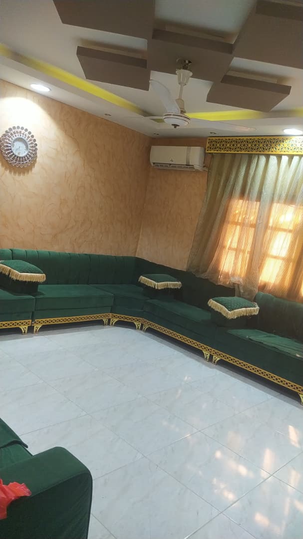 شقة مفروشة للايجار فى عدن خور مكسر ساحل ابين خدمات 24ساعه متوفرة 