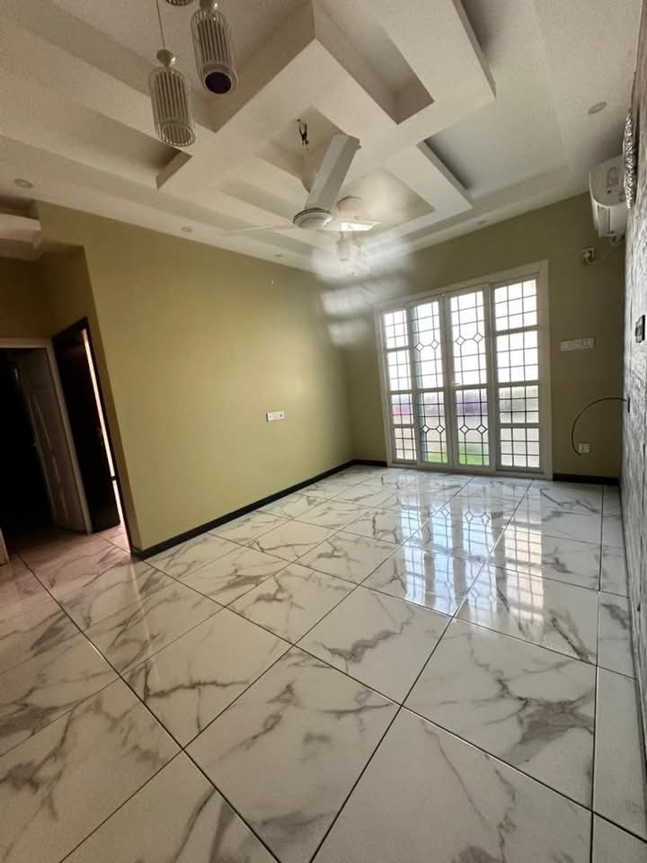 شقة للبيع في مدينة عدن (المنصورة) 