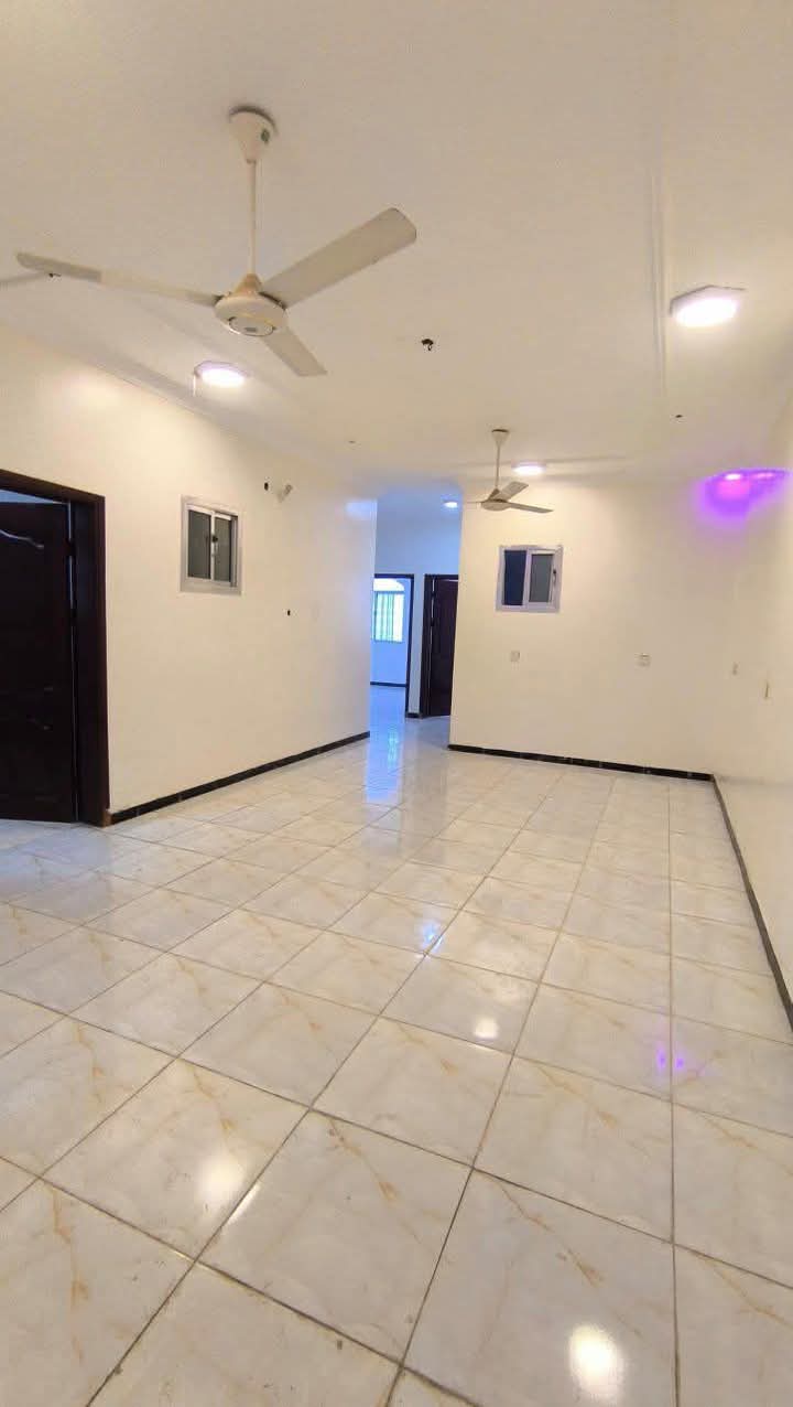 شقتين للإيجار في عدن (المنصورة) 